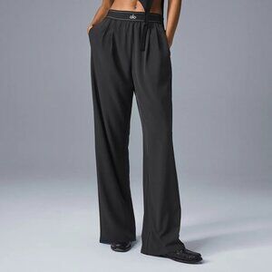 公式購入正規品　alo Suit Up Trouser ブラック　アロヨガ Suit Up Trouser (Regular) - Black | ALO